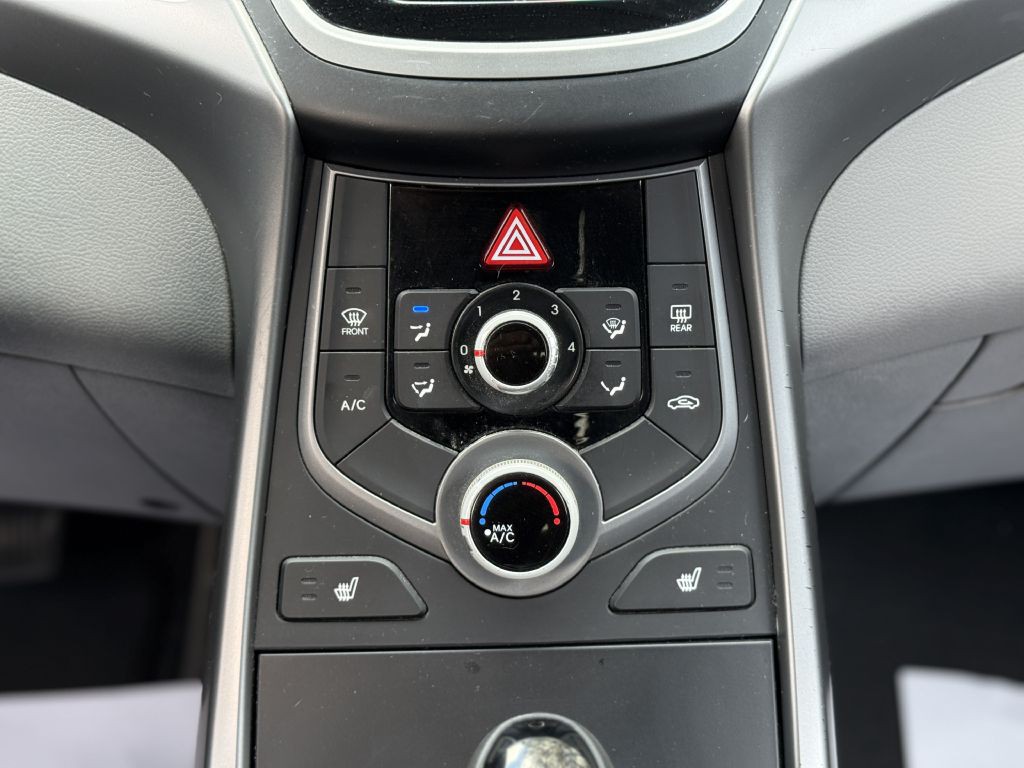 2014 Hyundai Elantra Image 17