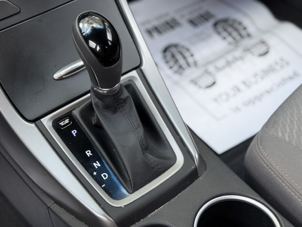 2014 Hyundai Elantra Image 18