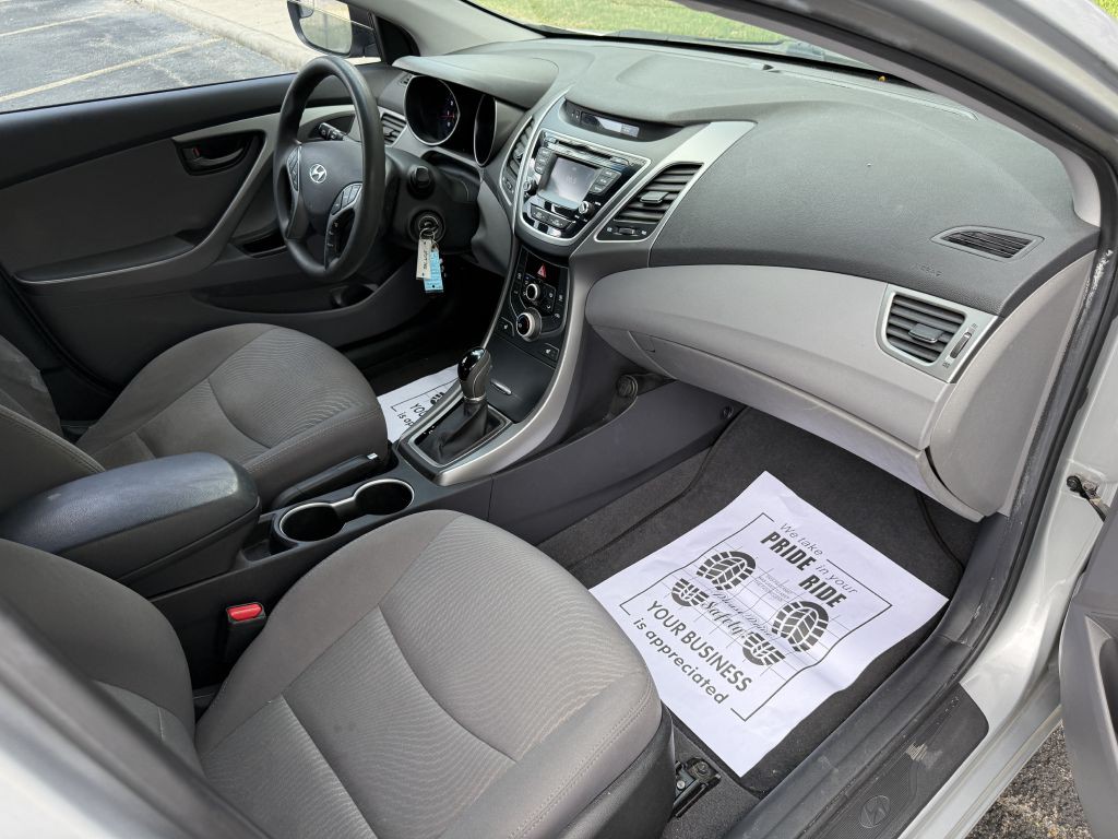 2014 Hyundai Elantra Image 19
