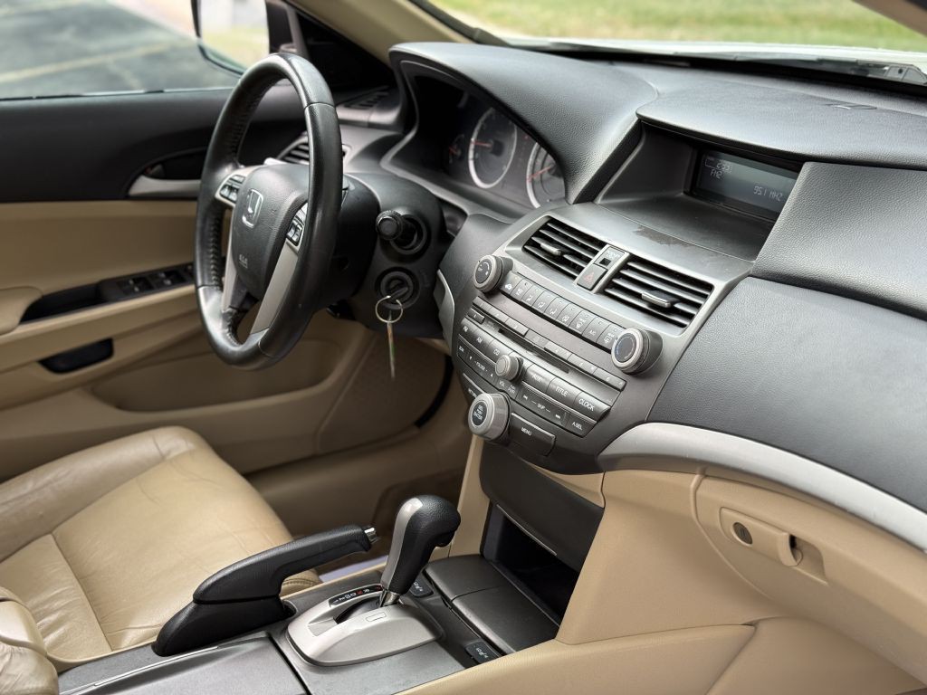 2012 Honda Accord Image 16