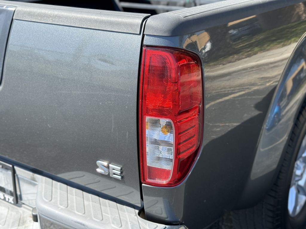 2009 Nissan Frontier Image 8