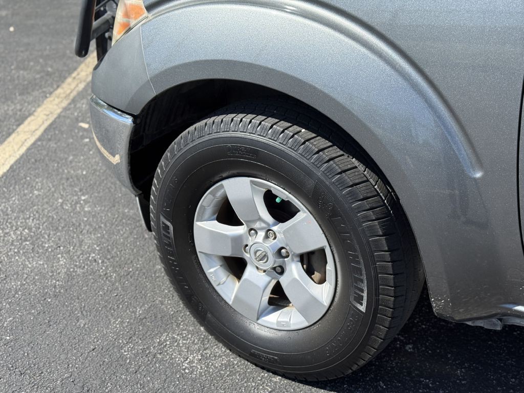 2009 Nissan Frontier Image 9