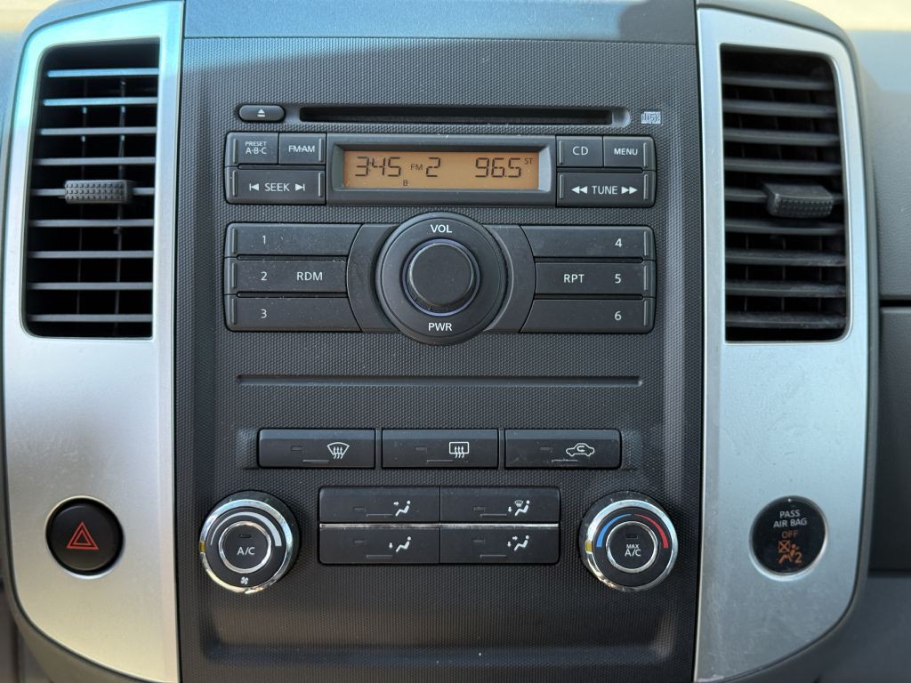 2009 Nissan Frontier Image 17