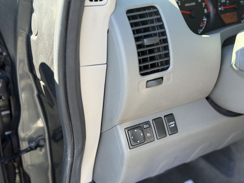 2009 Nissan Frontier Image 18