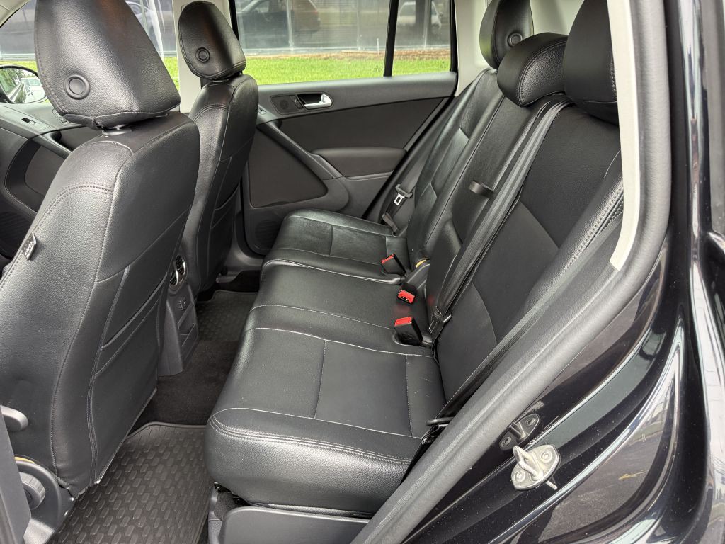 2017 Volkswagen Tiguan Image 12