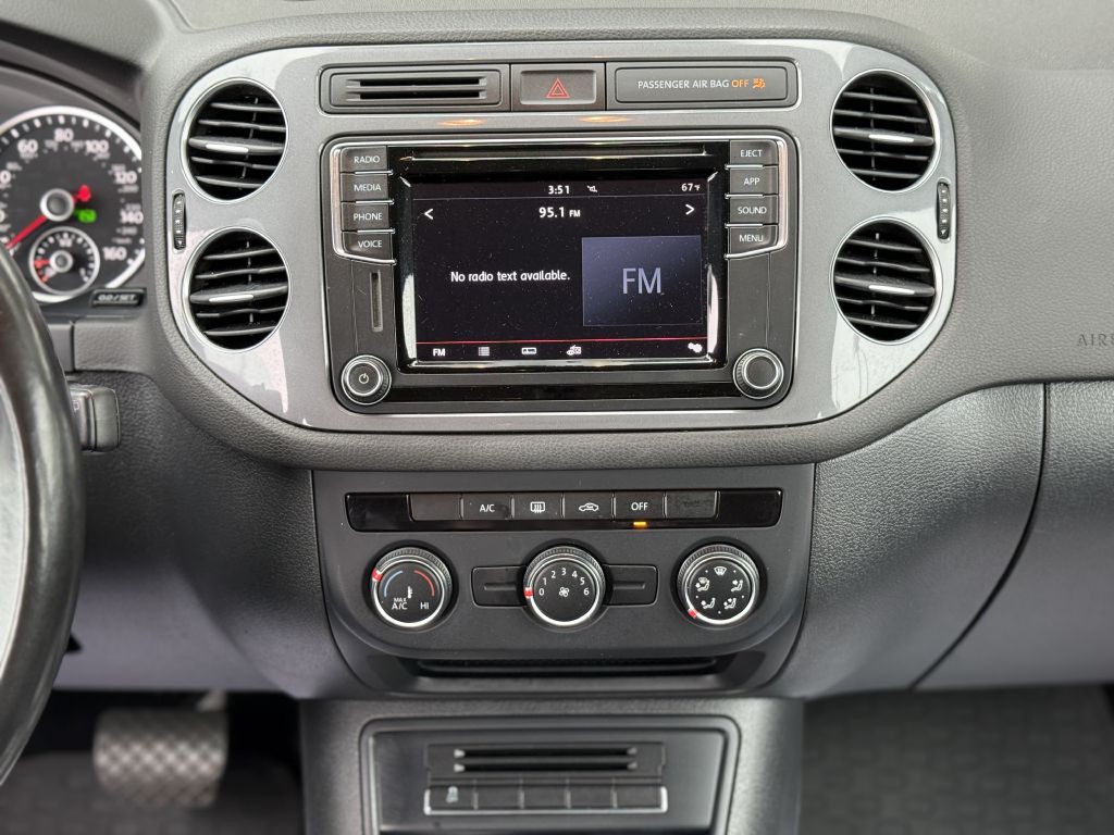 2017 Volkswagen Tiguan Image 14