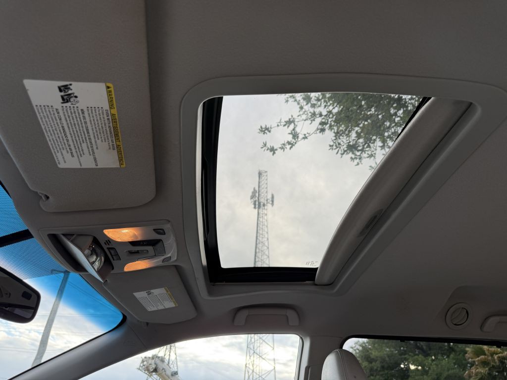 2013 Toyota Sienna Image 22