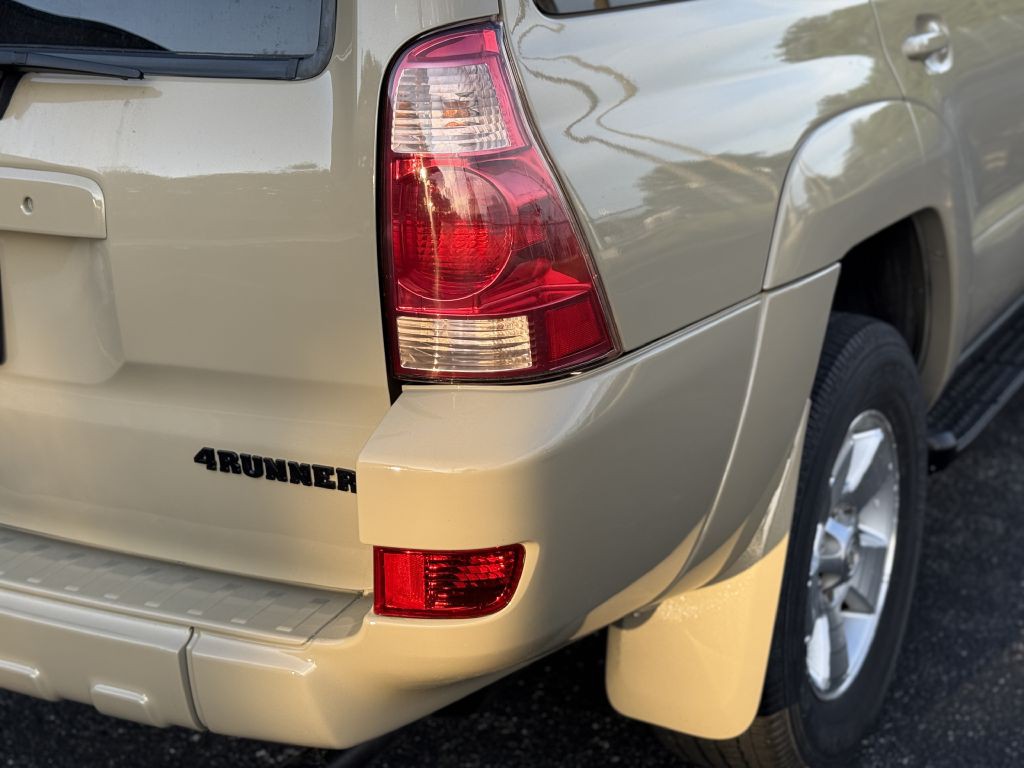 2005 Toyota 4Runner Image 12