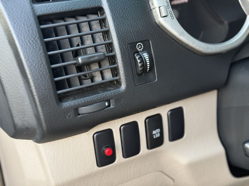 2005 Toyota 4Runner Image 22