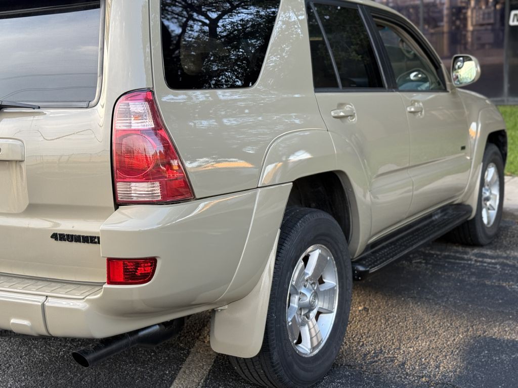 2005 Toyota 4Runner Image 24