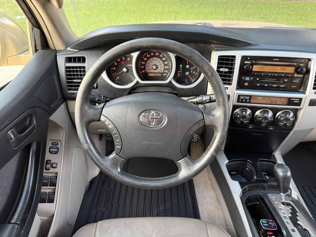 2005 Toyota 4Runner Image 31