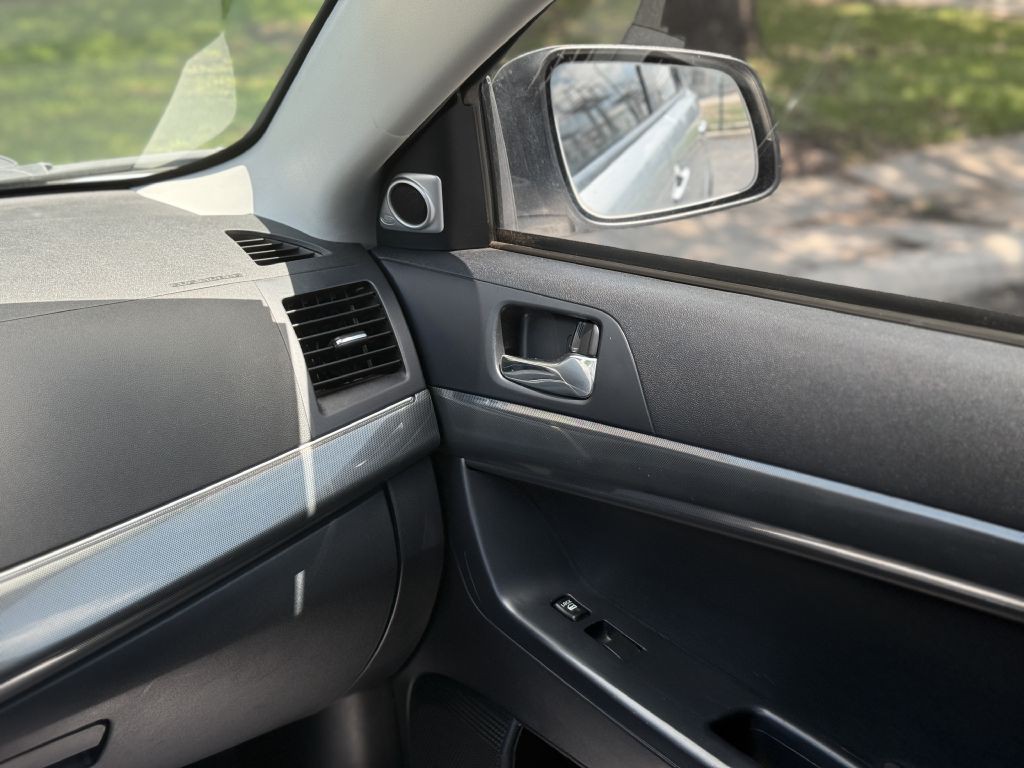 2011 Mitsubishi Lancer Image 21