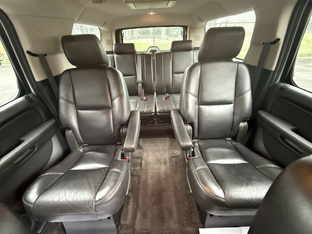 2013 Chevrolet Suburban Image 16