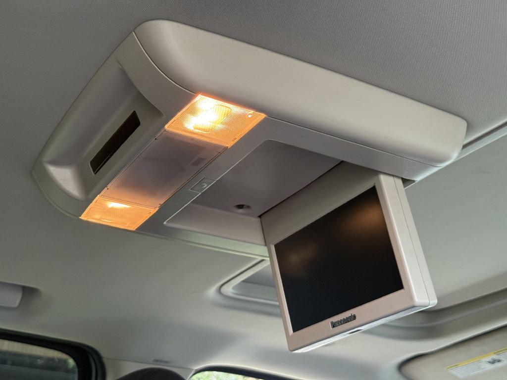 2013 Chevrolet Suburban Image 18