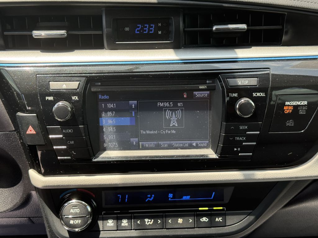 2016 Toyota Corolla Image 19