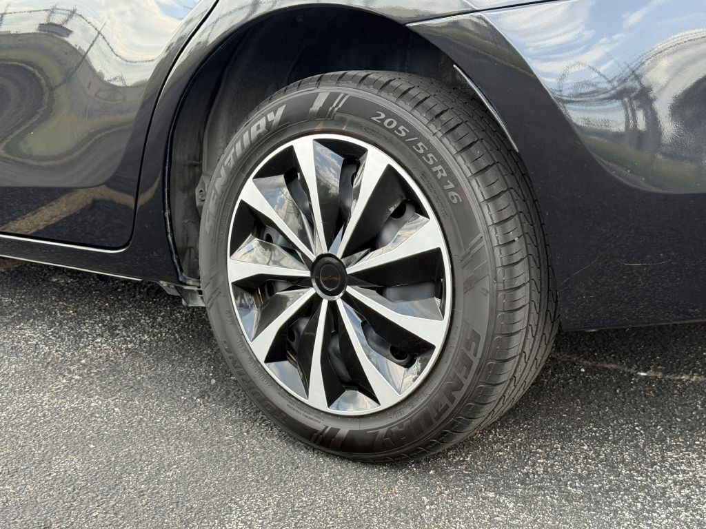 2016 Toyota Corolla Image 8