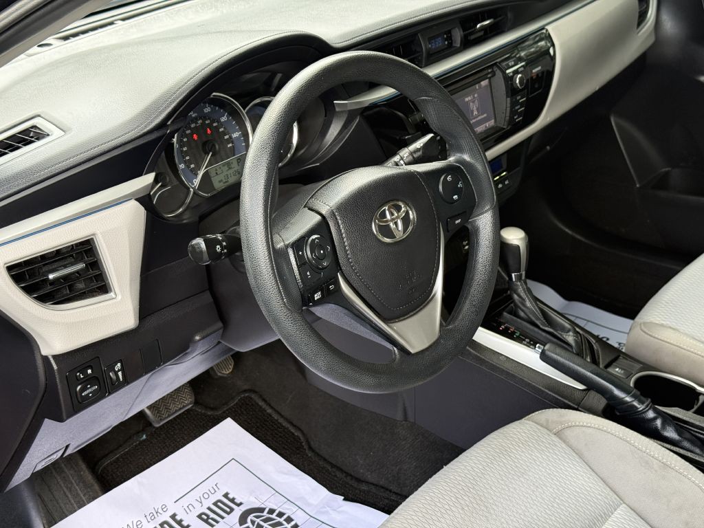 2016 Toyota Corolla Image 9