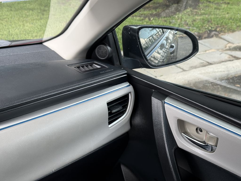 2016 Toyota Corolla Image 15