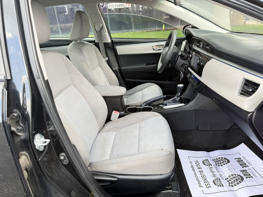 2016 Toyota Corolla Image 16