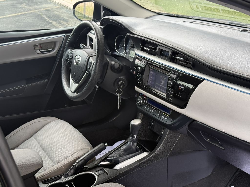 2016 Toyota Corolla Image 21