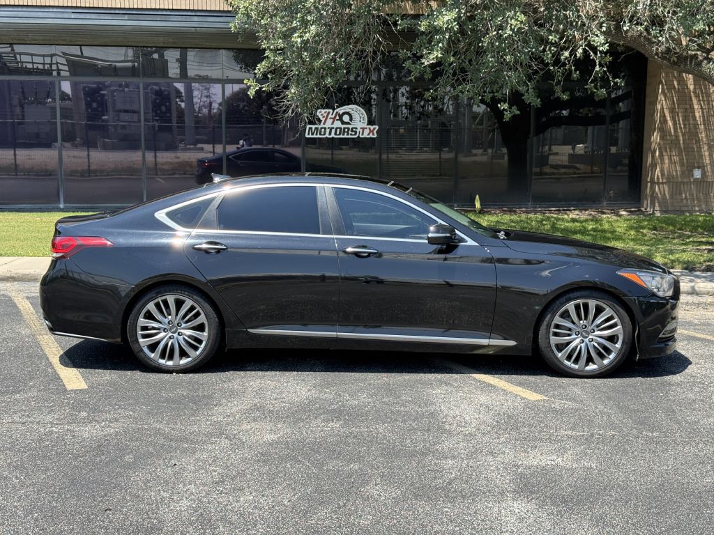 2015 Hyundai Genesis Image 3