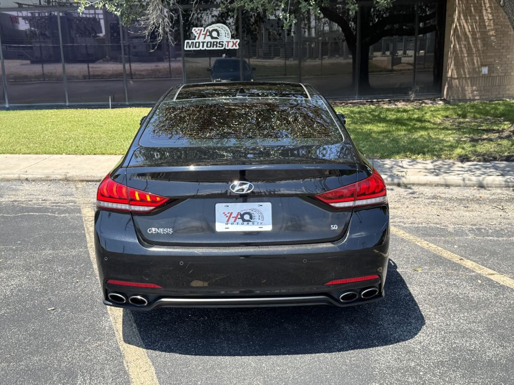 2015 Hyundai Genesis Image 5