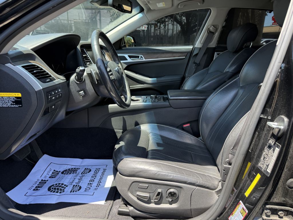 2015 Hyundai Genesis Image 12