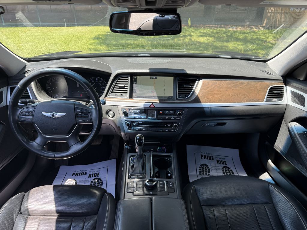 2015 Hyundai Genesis Image 14