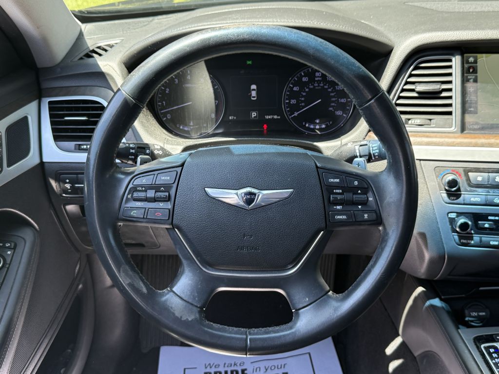 2015 Hyundai Genesis Image 16