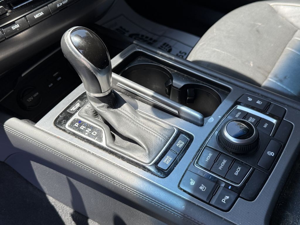 2015 Hyundai Genesis Image 17