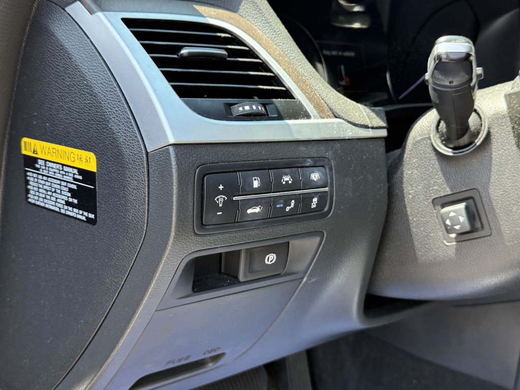 2015 Hyundai Genesis Image 19