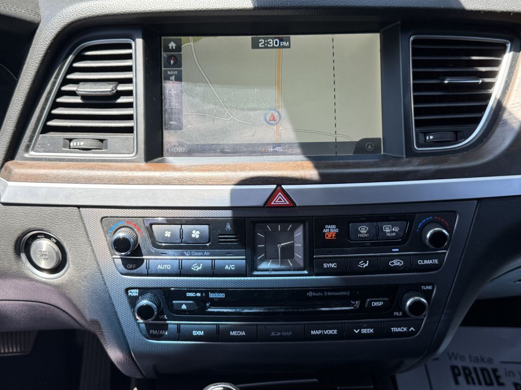 2015 Hyundai Genesis Image 20