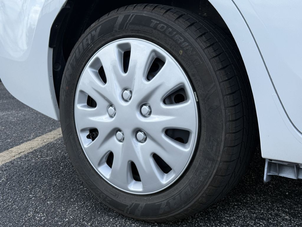 2015 Toyota Corolla Image 13