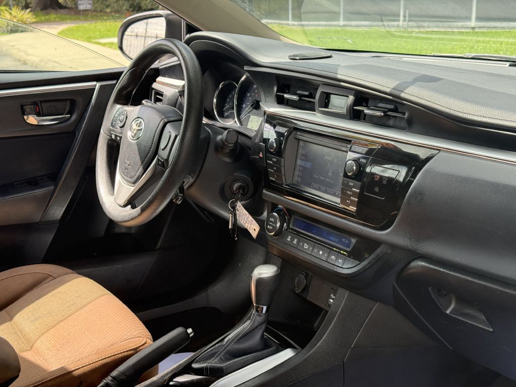 2015 Toyota Corolla Image 19