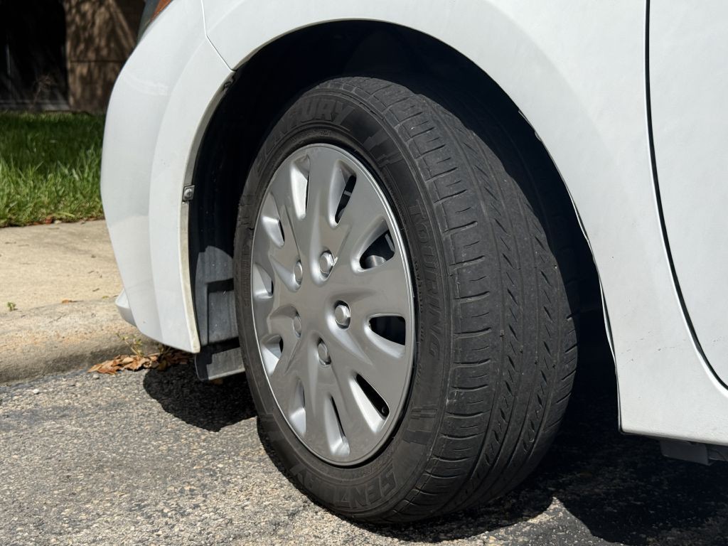 2015 Toyota Corolla Image 20