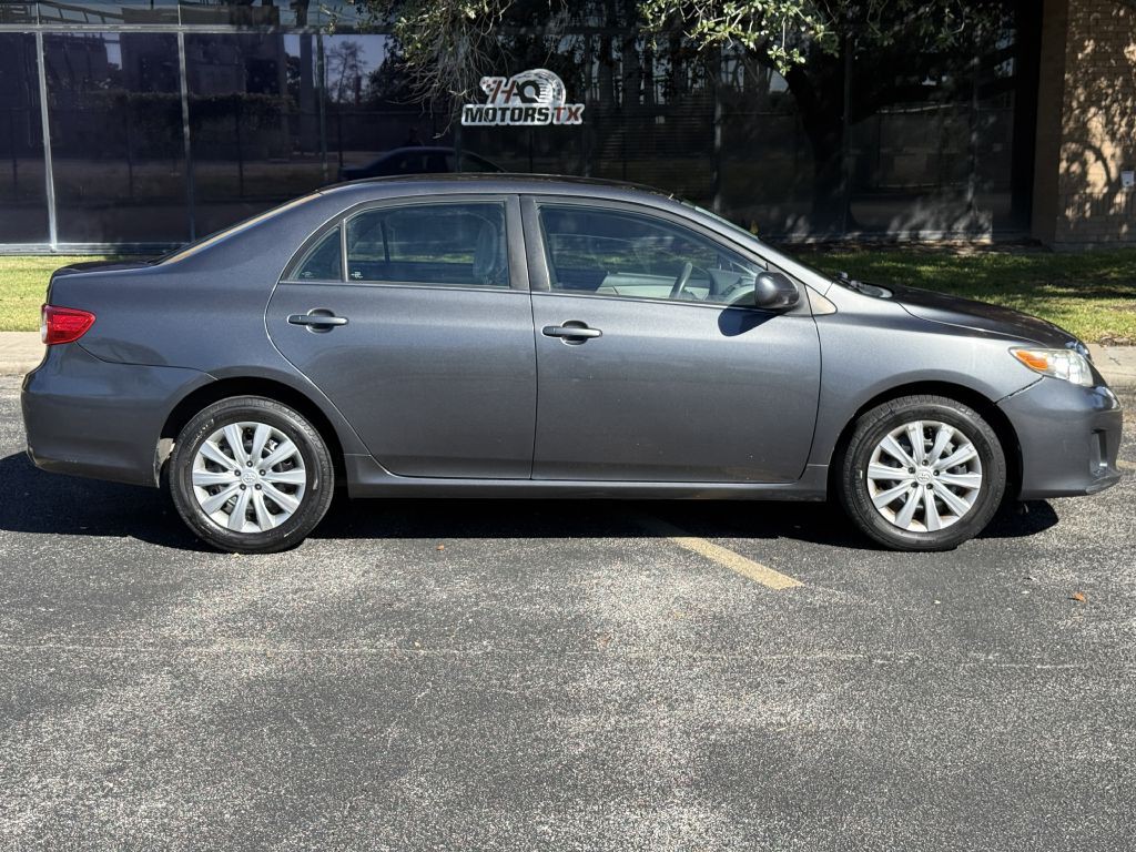 2013 Toyota Corolla Image 4