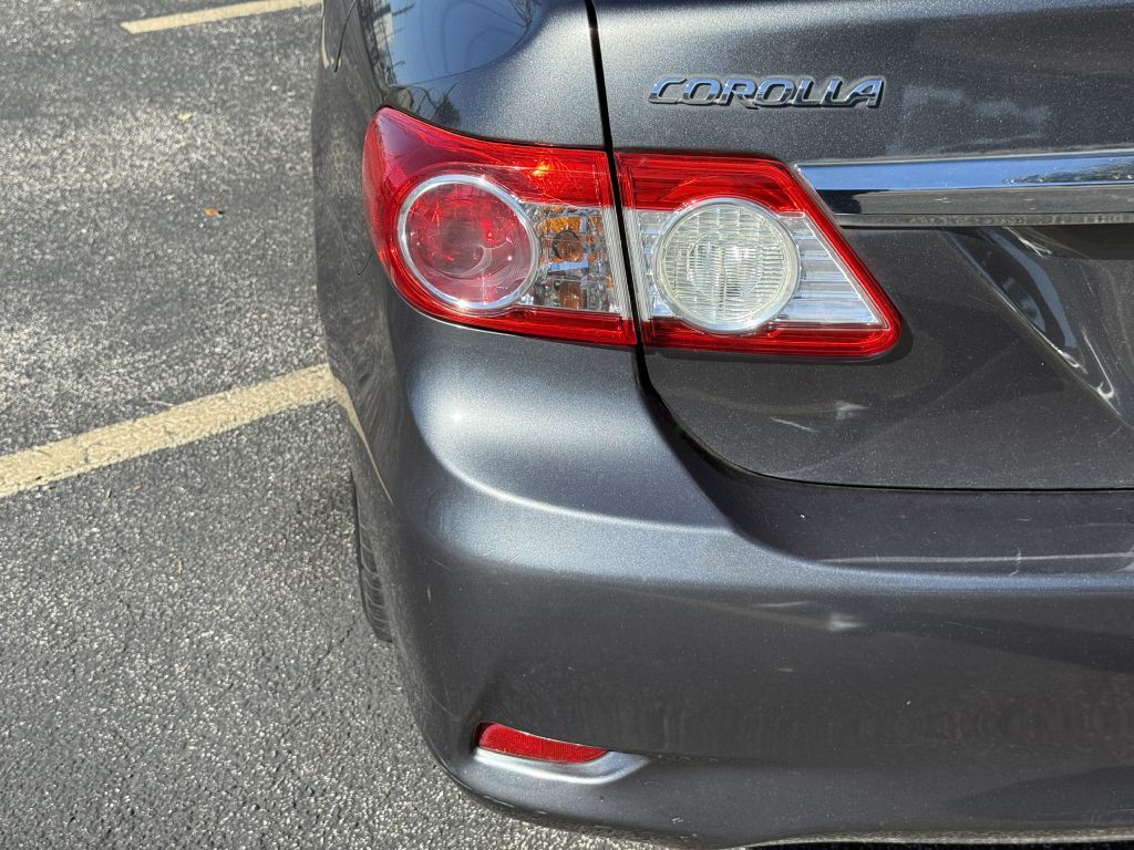 2013 Toyota Corolla Image 12