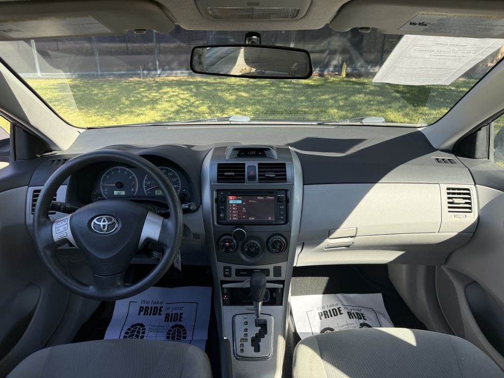 2013 Toyota Corolla Image 16