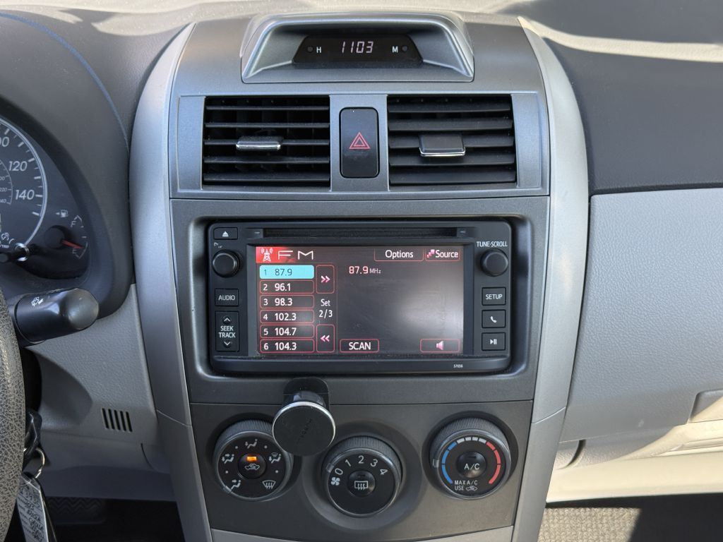 2013 Toyota Corolla Image 17