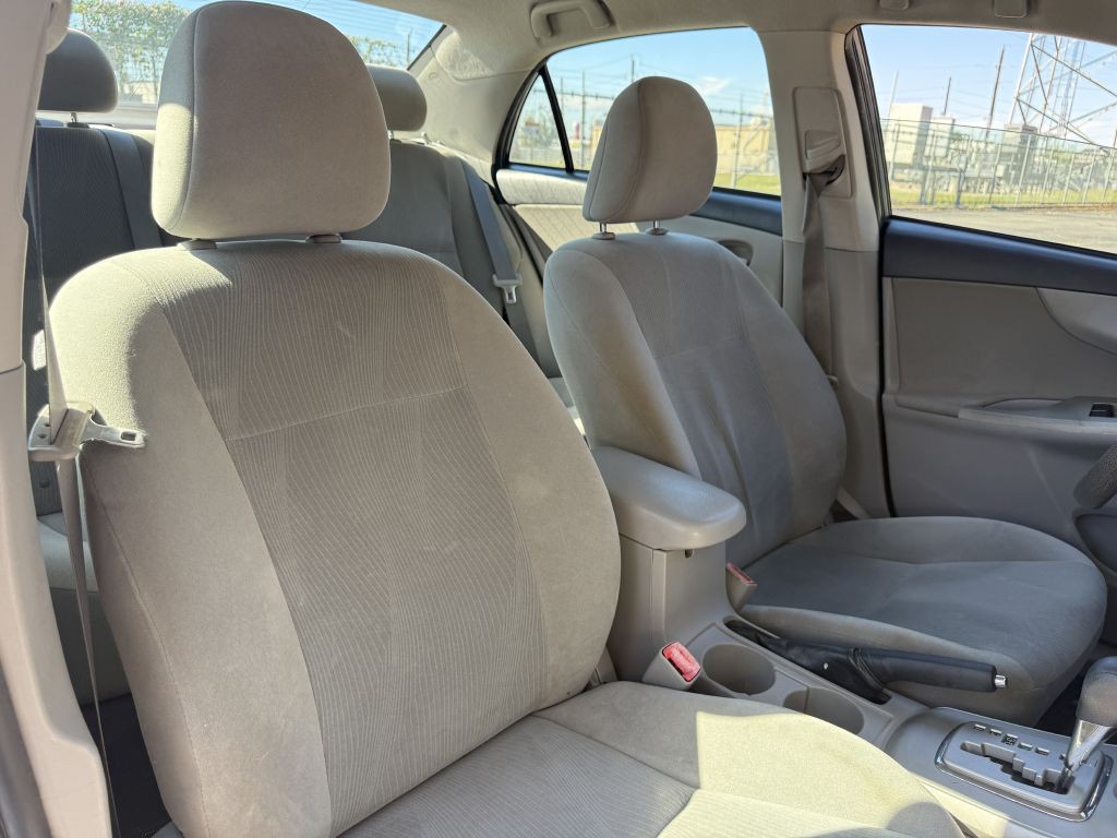 2013 Toyota Corolla Image 20