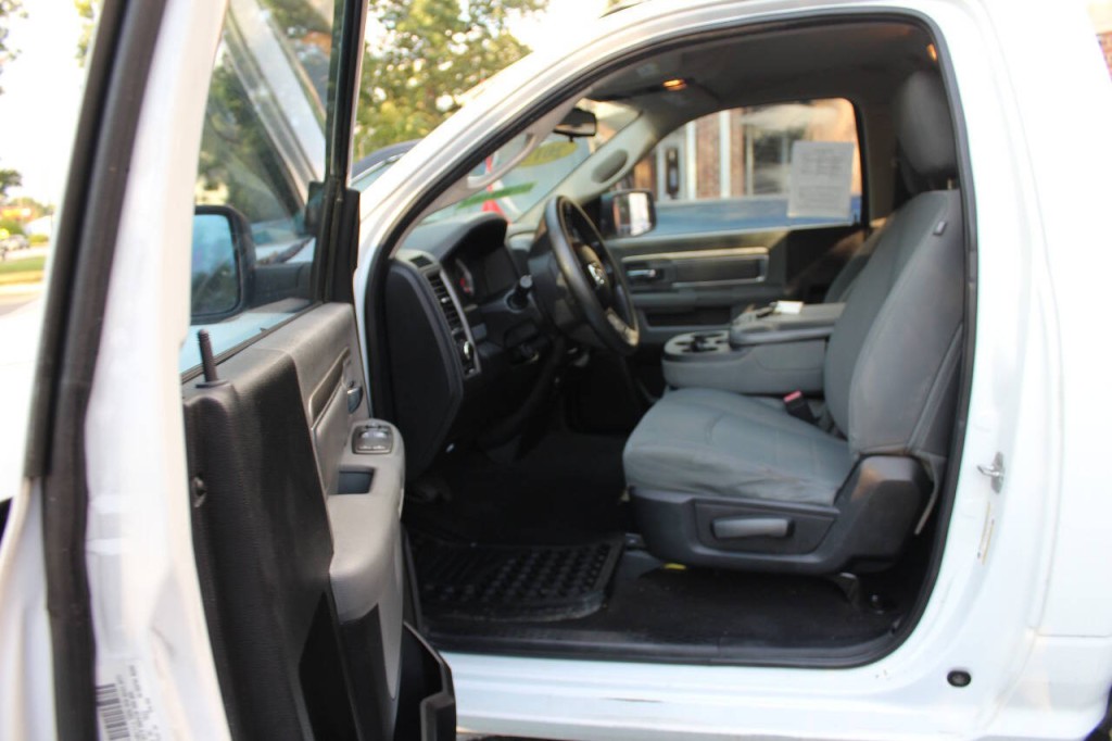 2013 RAM 1500 Image 7