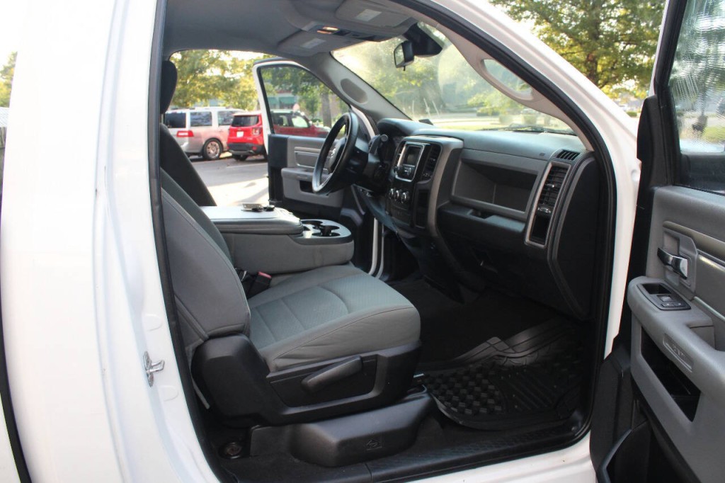 2013 RAM 1500 Image 8