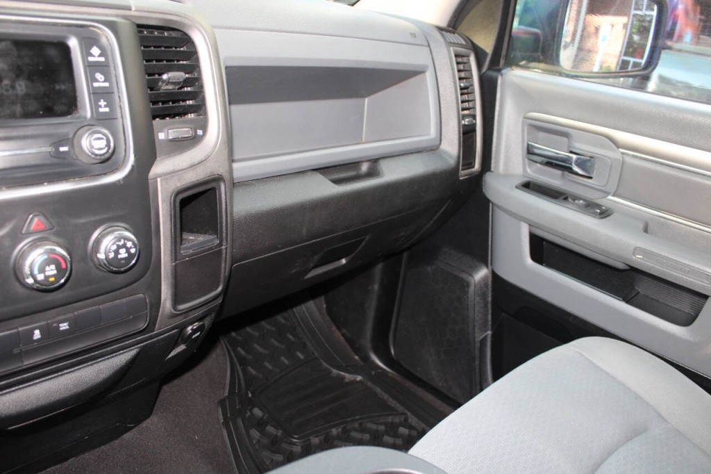 2013 RAM 1500 Image 13