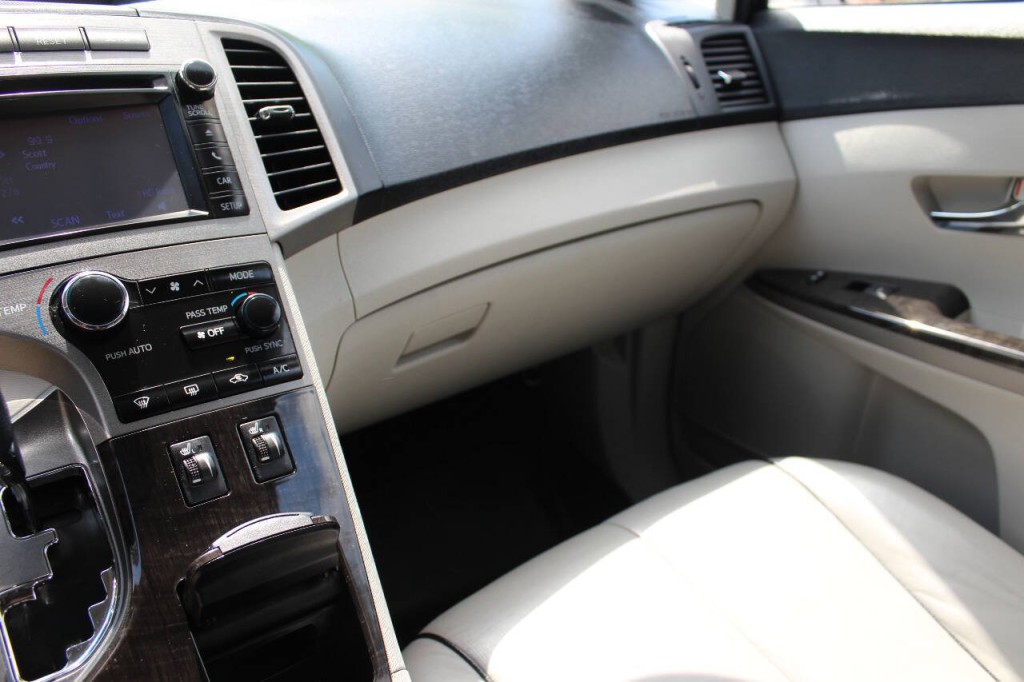 2013 Toyota Venza Image 15