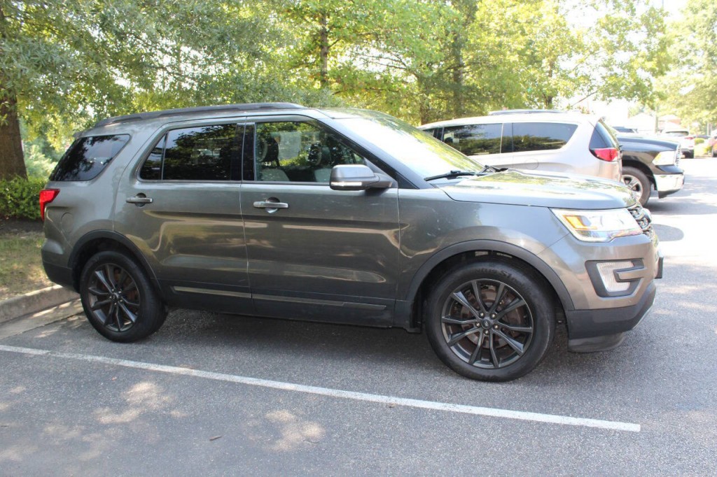 2017 Ford Explorer Image 3