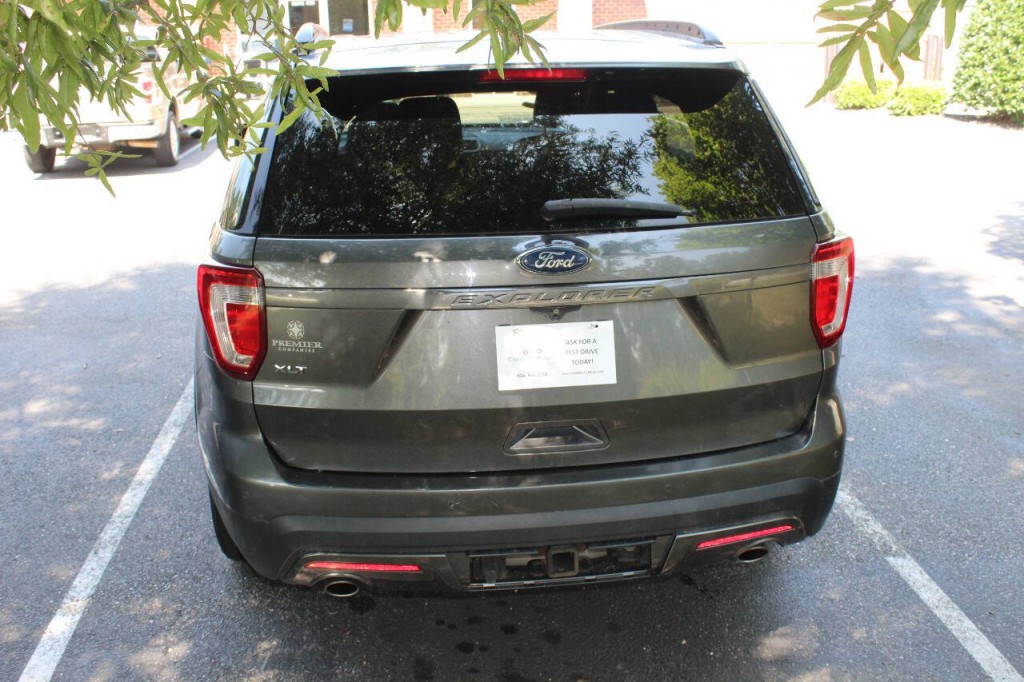 2017 Ford Explorer Image 5