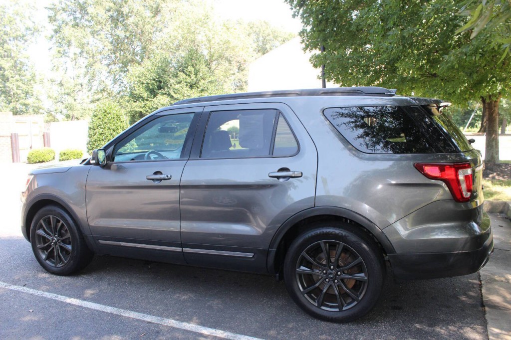 2017 Ford Explorer Image 6