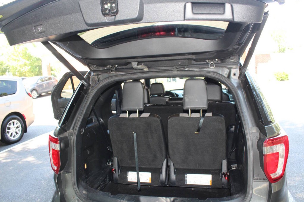 2017 Ford Explorer Image 10