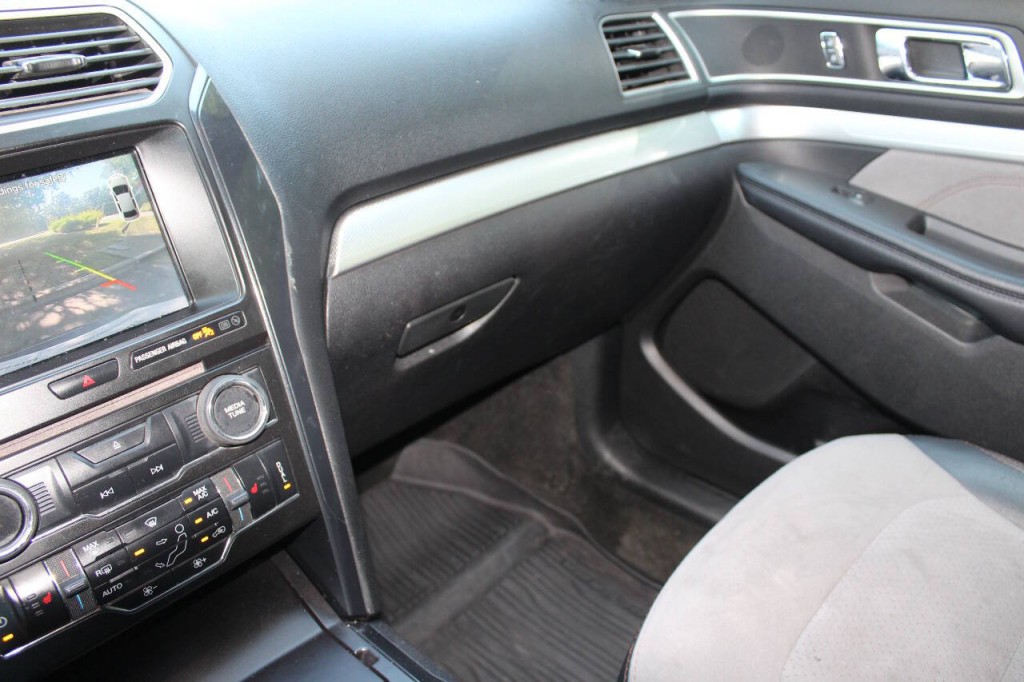 2017 Ford Explorer Image 16