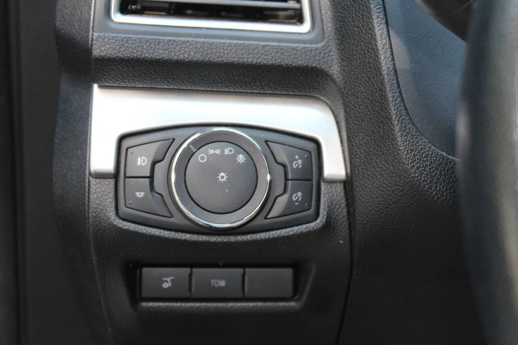 2017 Ford Explorer Image 17